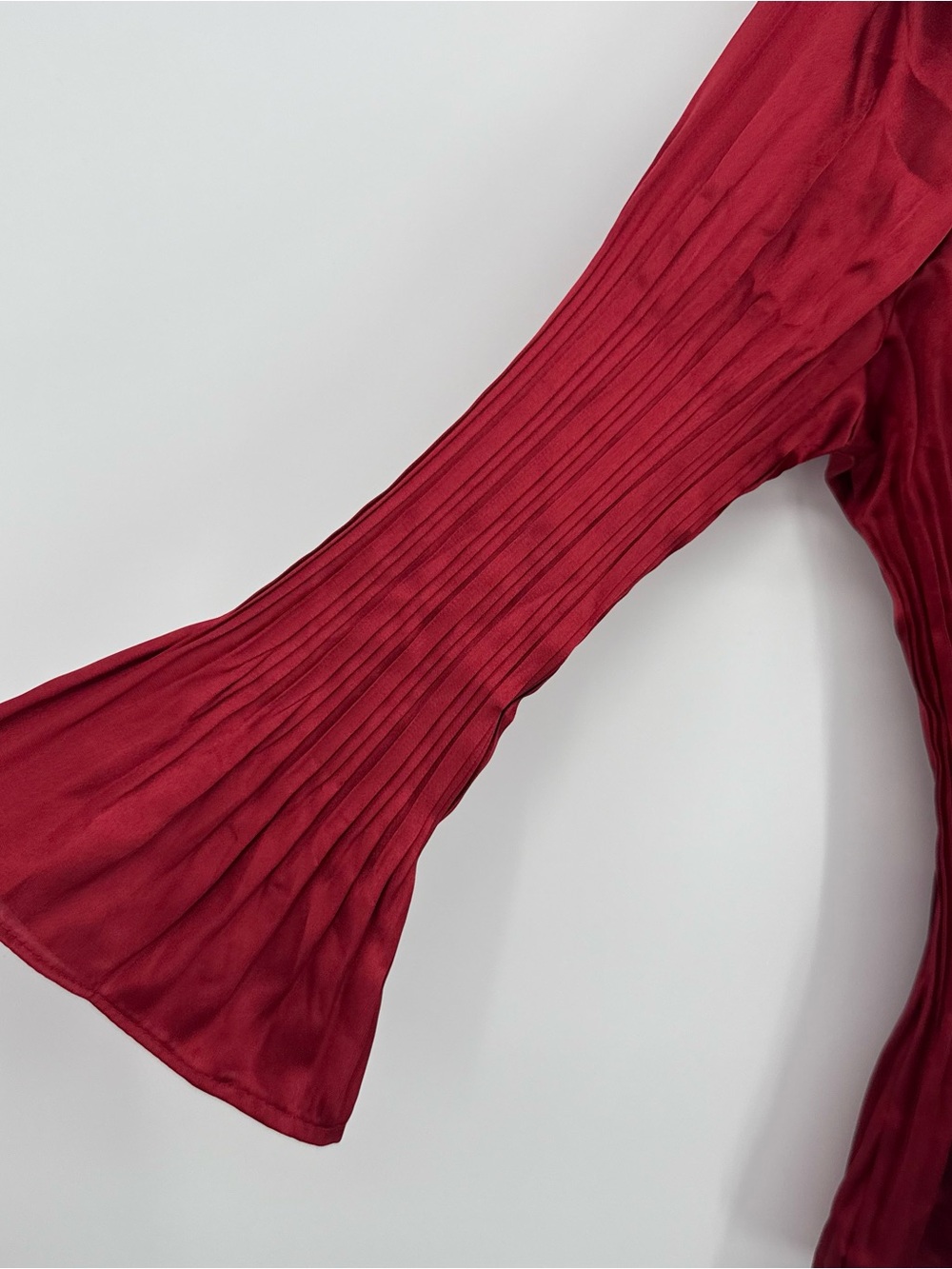 Serenade Red Pleated Button Front Blouse Bell Sleeve Y2K Size Large - Picture 3 of 10